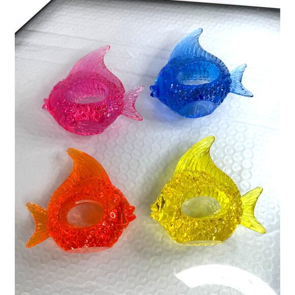 1970s Lucite Acrylic Napkin Ring Set of 4 Angelfish Nautical Sealife Retro Ocean - Picture 3 of 3